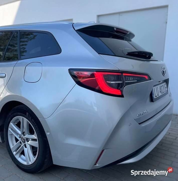 Używany Toyota Corolla Business Edition 2021 Srebrny Kombi