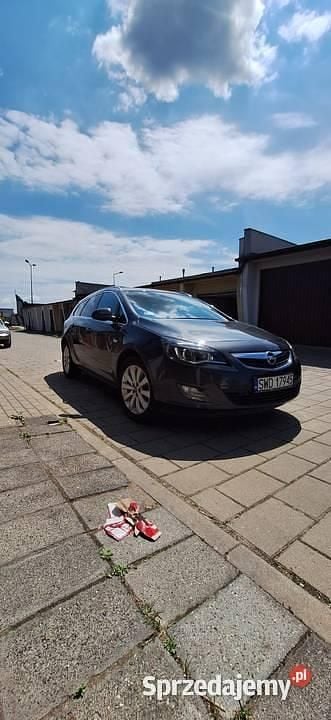 Używany 2012 Opel Astra Kombi | 27 000 zł (Uczciwa cena) - Obraz 1/4