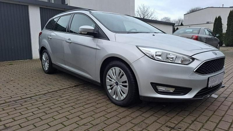 Szary Używany 2015 Ford Focus Kombi | 29 900 zł (Uczciwa cena) - Obraz 1/4