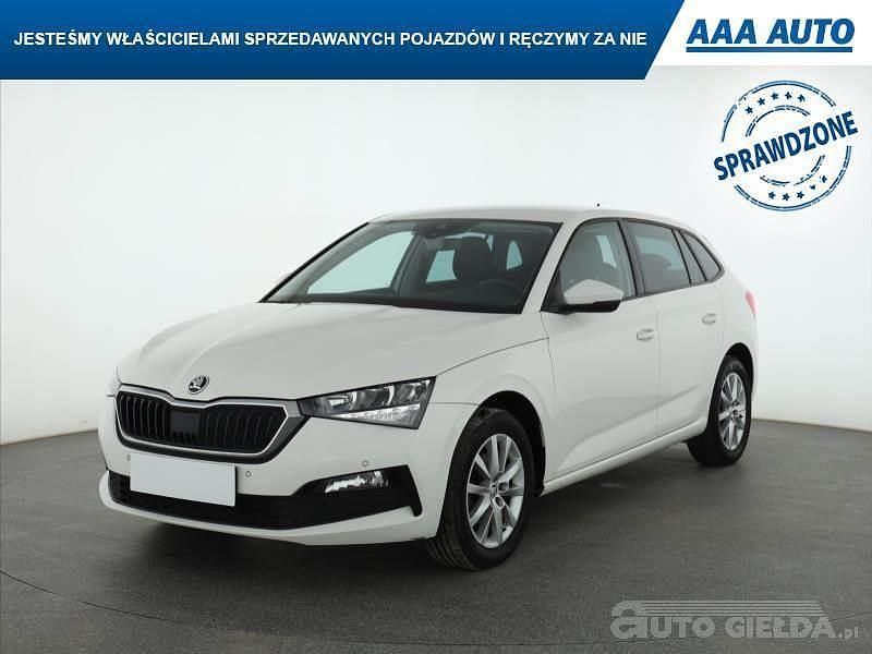 Używany Skoda Scala 2021 Biały Hatchback