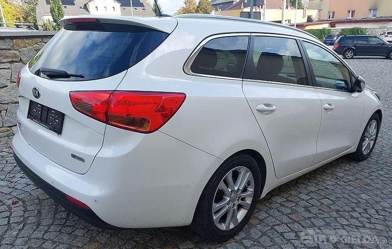 Używany Kia Ceed 135 KM (99 kW) 2016 Biały Hatchback