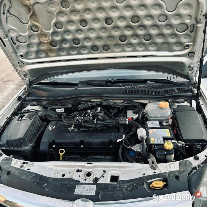 Srebrny Używany 2007 Opel Astra GTC Hatchback | 9500 zł (Uczciwa cena) - Obraz 1/4