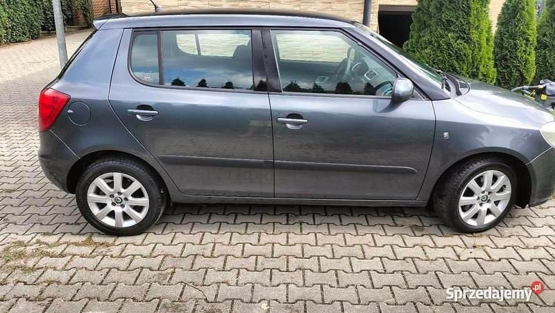 Szary Używany 2008 Skoda Fabia Hatchback | 7900 zł (Uczciwa cena) - Obraz 1/4