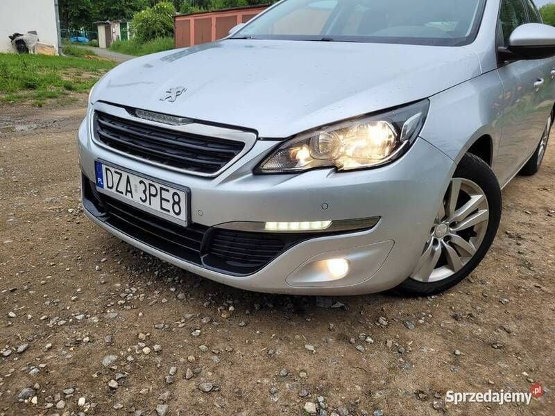 Używany Peugeot 308 2014 Srebrny Hatchback