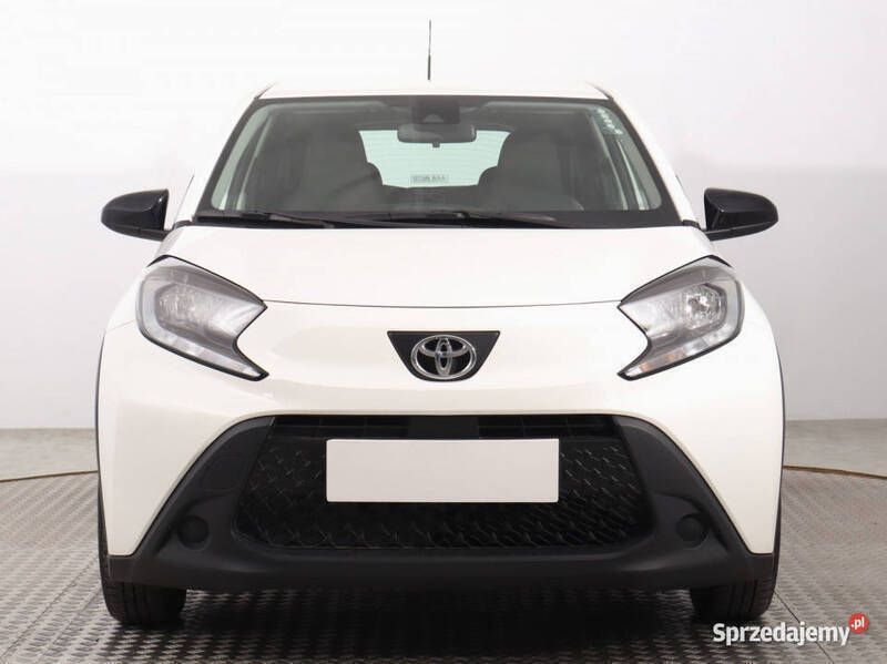 Biały Używany 2022 Toyota Aygo Hatchback | 60 999 zł (Uczciwa cena) - Obraz 1/4