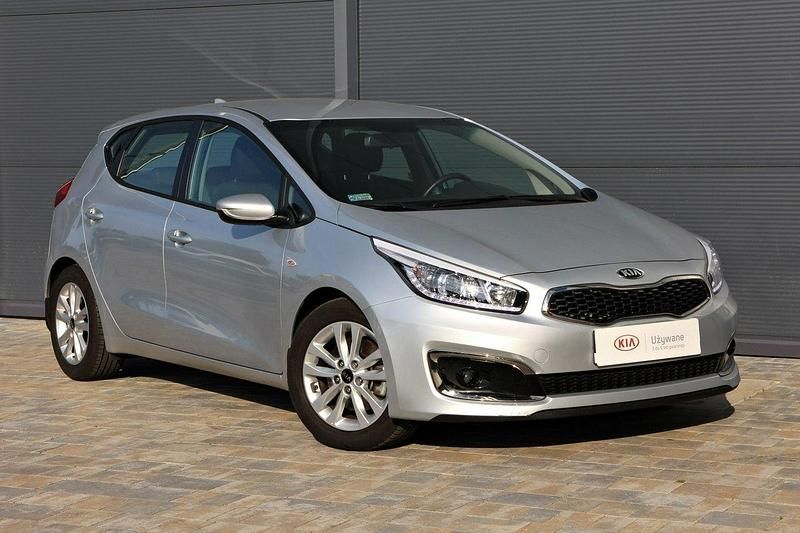 Srebrny (metalik) Używany 2017 Kia Ceed 2 Hatchback | 64 500 zł - Obraz 1/1
