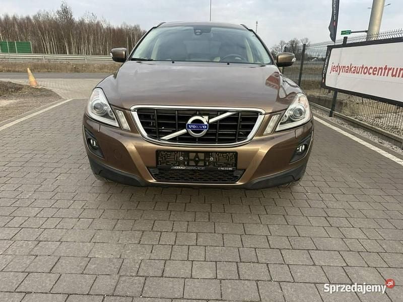 Brązowy (metalik) Używany 2009 Volvo XC60 SUV | 46 800 zł (Dość drogi) - Obraz 1/4