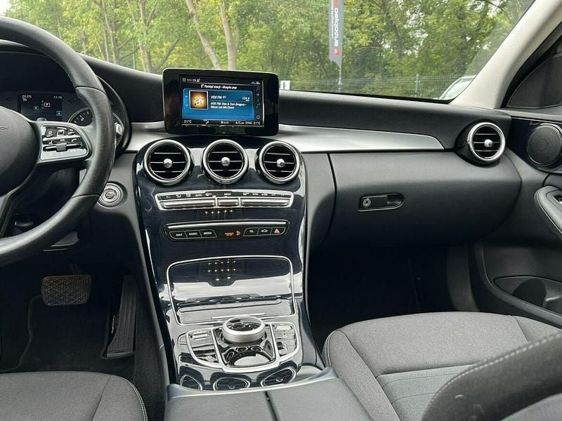 Używany Mercedes C220 194 KM (142 kW) 2018 Biały Kombi