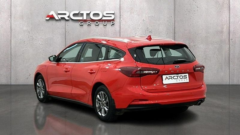 Używany Ford Focus Titanium 120 KM (88 kW) 2022 Czerwony Kombi