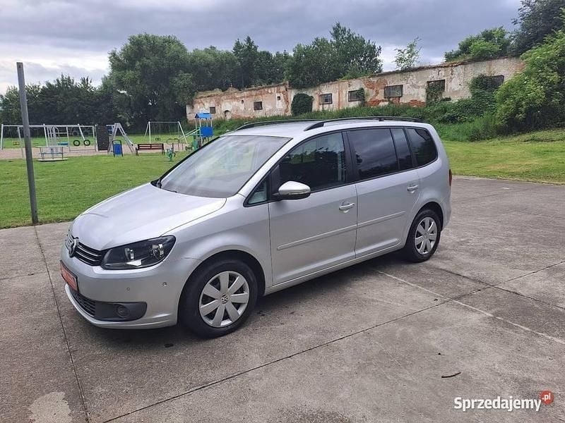 Używany VW Touran 2011 Srebrny Minivan