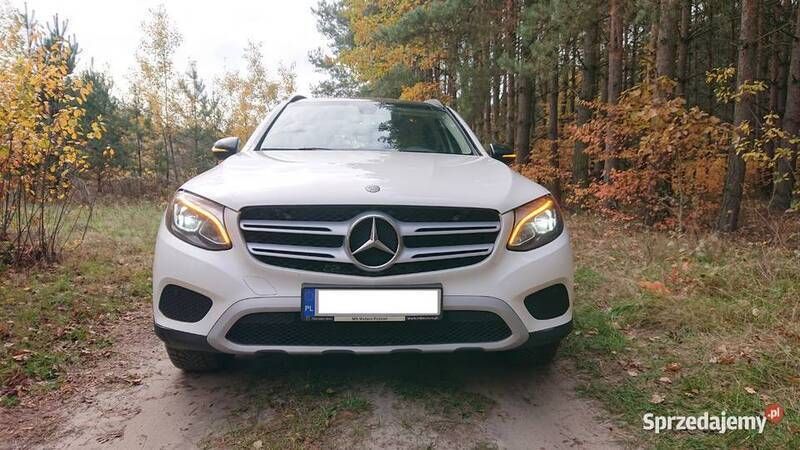 Biały Używany 2017 Mercedes GLC250 SUV | 89 000 zł - Obraz 1/4