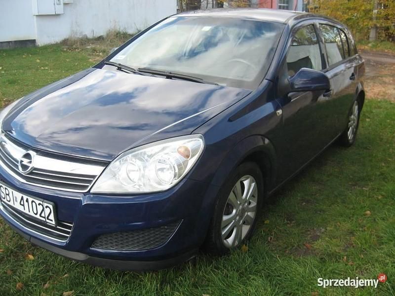 Granatowy Używany 2011 Opel Astra Hatchback | 11 400 zł (Super Cena) - Obraz 1/4
