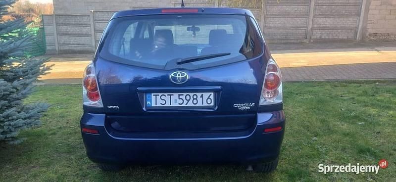 Używany Toyota Corolla 2004 Granatowy Kombi