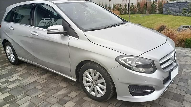 Srebrny Używany 2018 Mercedes A180 Minivan | 56 900 zł (Super Cena) - Obraz 1/4