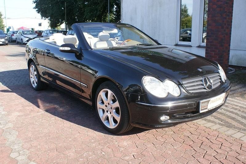 Używany Mercedes CLK320 218 KM (160 kW) 2005 Czarny (metalik) Kabriolet