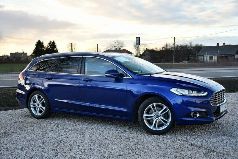 Używany Ford Mondeo 150 KM (110 kW) 2018 Niebieski ciemny (metalik, perła) Kombi