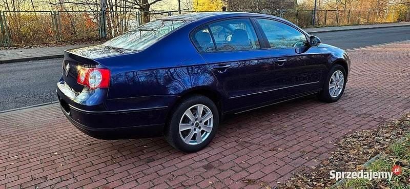 Używany VW Passat 2009 Niebieski Sedan/Limuzyna