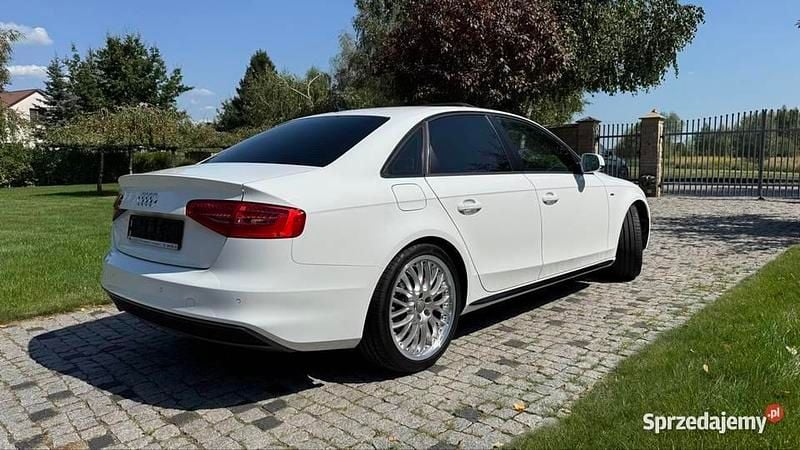 Biały Używany 2012 Audi A4 S-Line Sedan/Limuzyna | 52 900 zł (Uczciwa cena) - Obraz 1/4