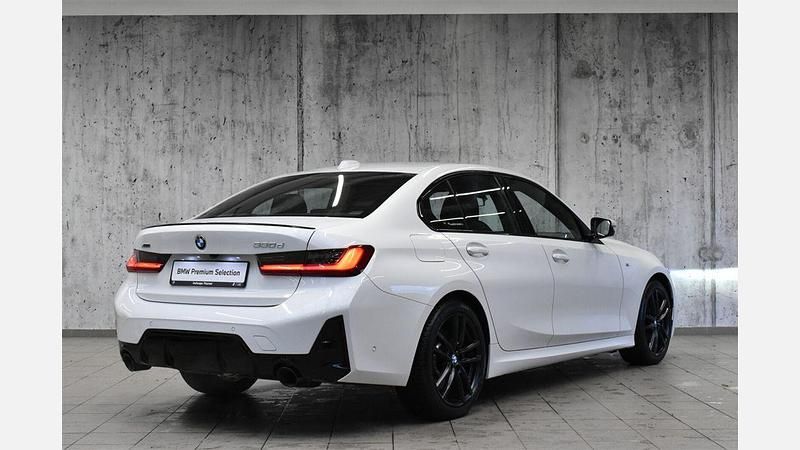 Używany BMW 330 Performance 286 KM (210 kW) 2023 Alpine white 3 Sedan/Limuzyna