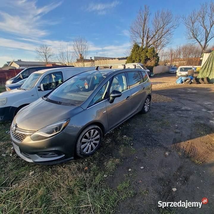 Używany Opel Zafira 2016 Szary Minivan