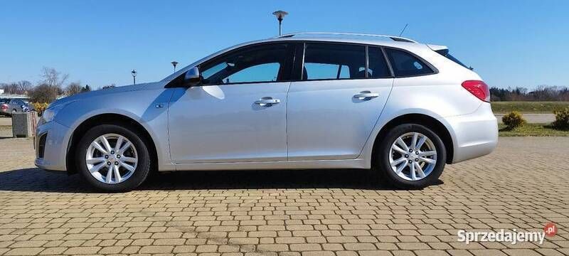 Srebrny Używany 2013 Chevrolet Cruze Kombi | 19 900 zł (Uczciwa cena) - Obraz 1/4