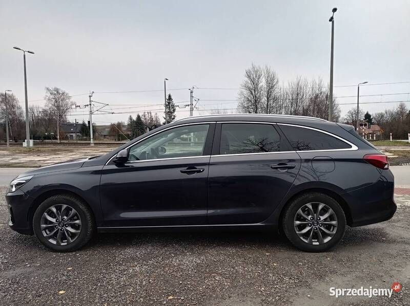 Grafitowy Używany 2021 Hyundai i30 Comfort Kombi | 63 800 zł (Dość drogi) - Obraz 1/4