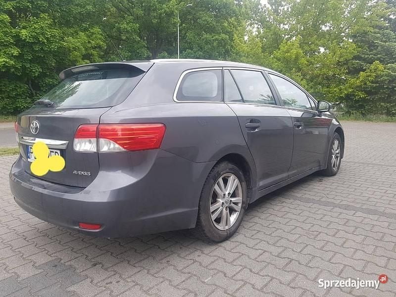 Używany Toyota Avensis 2013