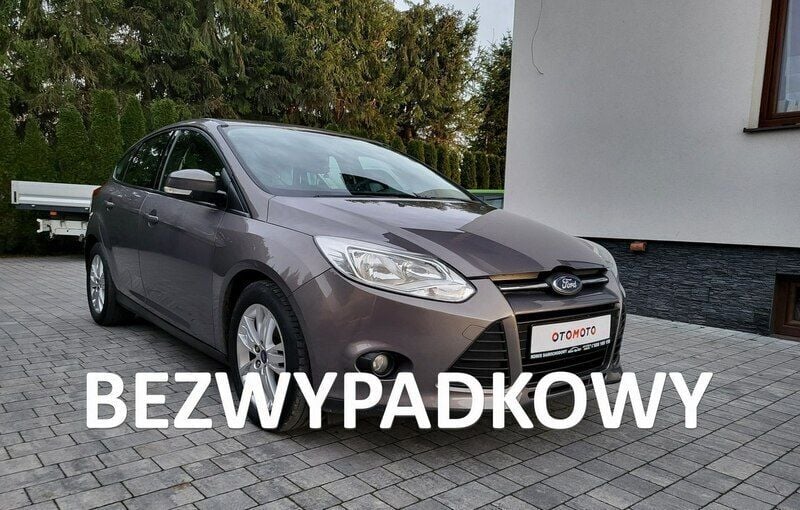 Używany Ford Focus 100 KM (73 kW) 2013 Szary (metalik) Hatchback