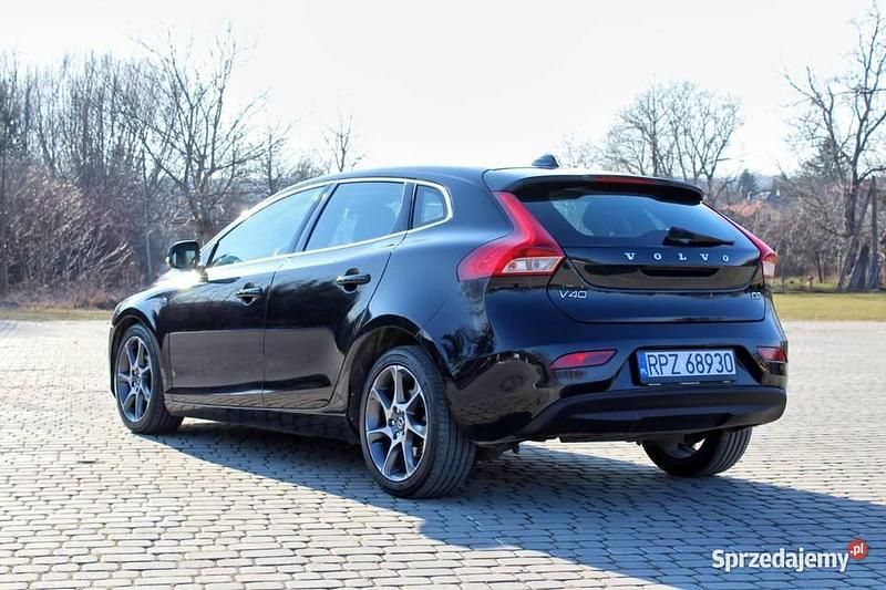 Używany Volvo V40 2015 Czarny Hatchback