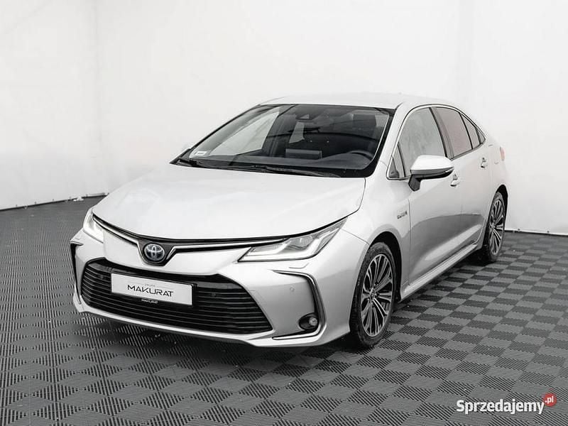 Używany Toyota Corolla Comfort 98 KM (72 kW) 2021 Srebrny Sedan/Limuzyna