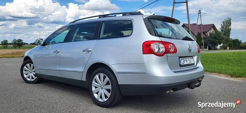 Srebrny Używany 2007 VW Passat Kombi | 8900 zł (Uczciwa cena) - Obraz 1/4
