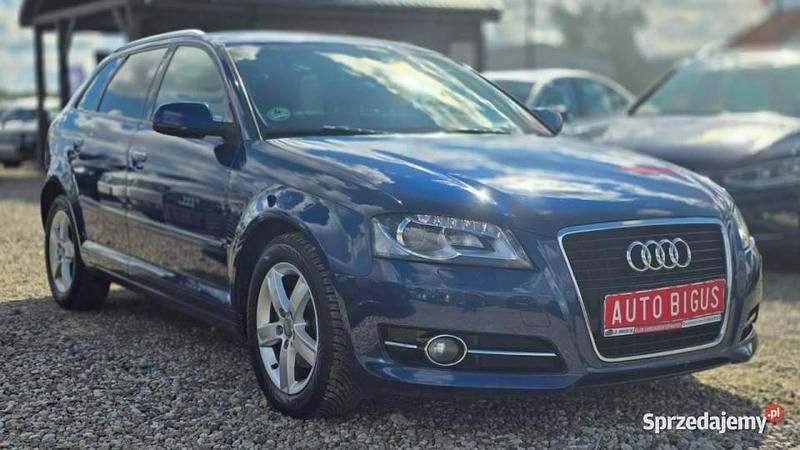 Używany Audi A3 105 KM (77 kW) 2013 Niebieski (metalik) Sedan/Limuzyna