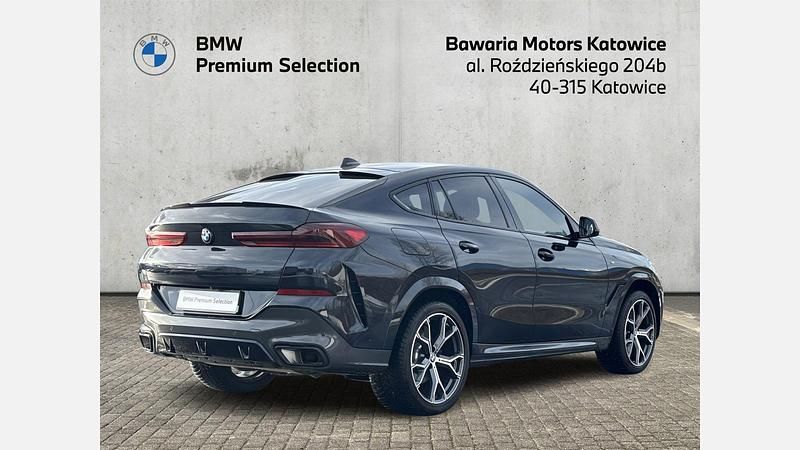 Używany BMW X6 Shadowline 286 KM (210 kW) 2023 Czarny carbon m metalizowany SUV