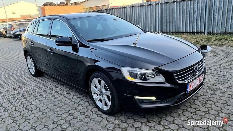 Używany Volvo V60 2014 Czarny Kombi