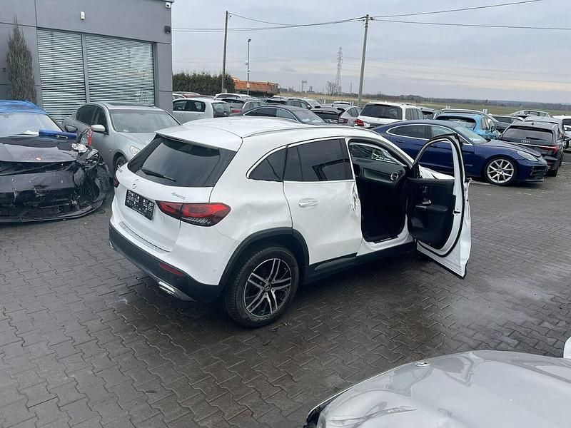 Używany Mercedes GLA250 224 KM (164 kW) 2020 Biały (metalik) SUV