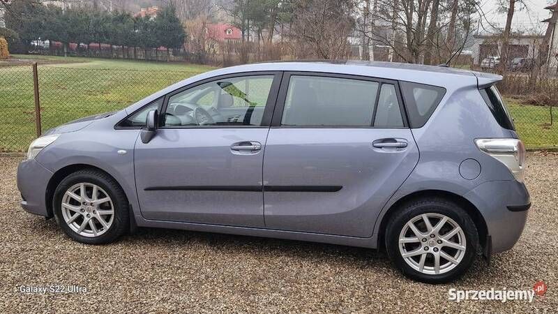 Niebieski Używany 2009 Toyota Verso Minivan | 28 900 zł (Uczciwa cena) - Obraz 1/4