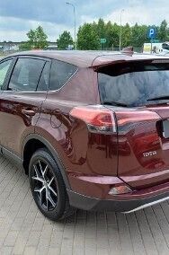 Używany Toyota RAV4 Hybrid Premium 197 KM (144 kW) 2017 Czerwony SUV