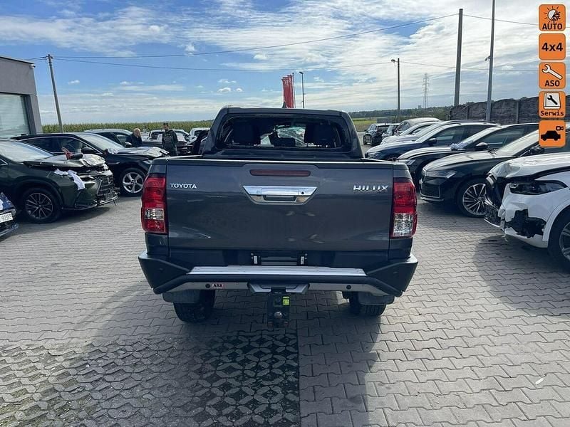 Czarny Używany 2024 Toyota HiLux Pickup | 79 900 zł - Obraz 1/4
