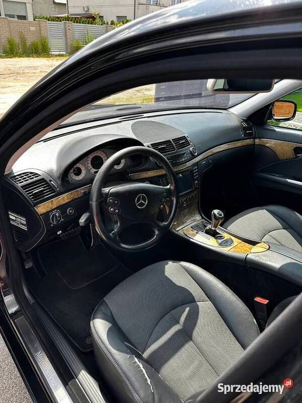 Używany Mercedes E280 2007 Czarny Sedan/Limuzyna