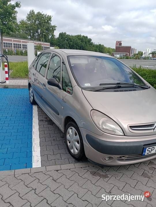 Beżowy Używany 2003 Citroën Xsara Picasso Minivan | 3799 zł (Uczciwa cena) - Obraz 1/4