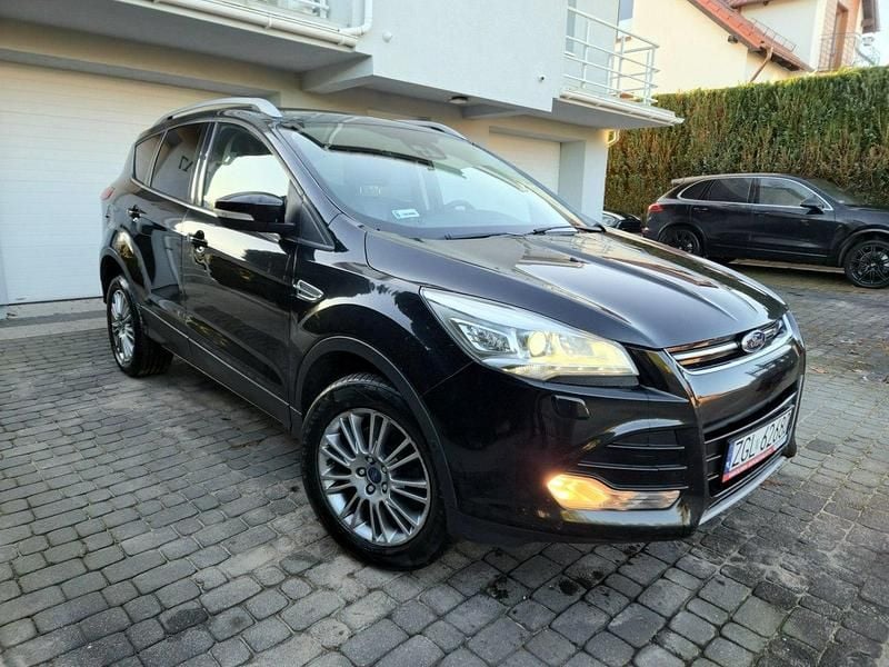 Używany Ford Kuga 140 KM (102 kW) 2014 Czarny (metalik) SUV