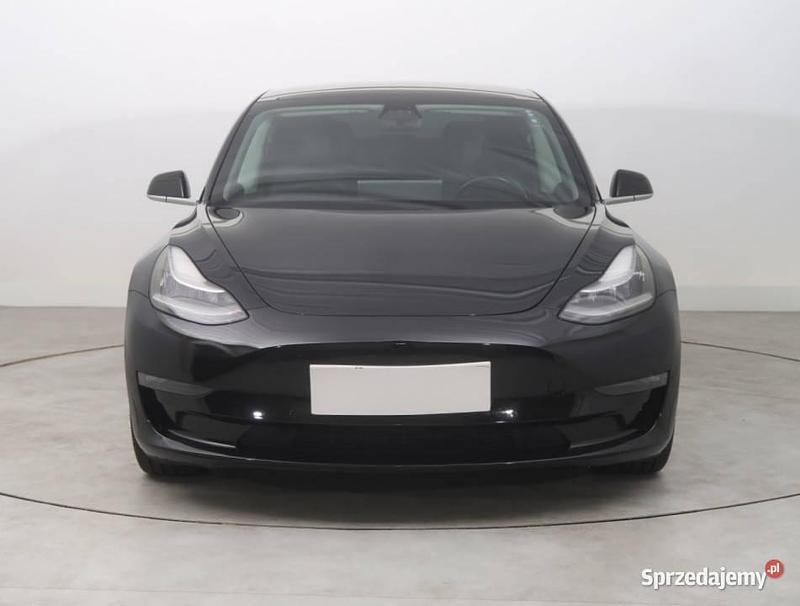 Czarny Używany 2019 Tesla Model 3 Sedan/Limuzyna | 89 999 zł (Uczciwa cena) - Obraz 1/4