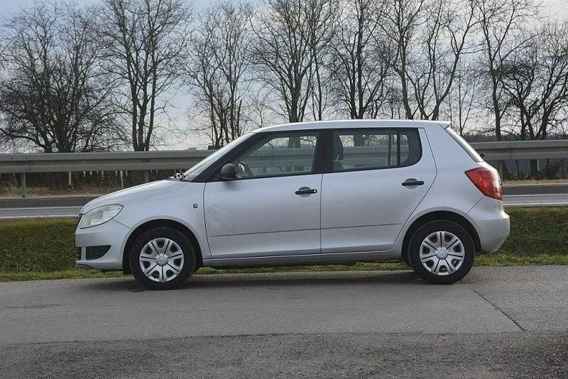Używany Skoda Fabia 75 KM (55 kW) 2014 Srebrny Hatchback