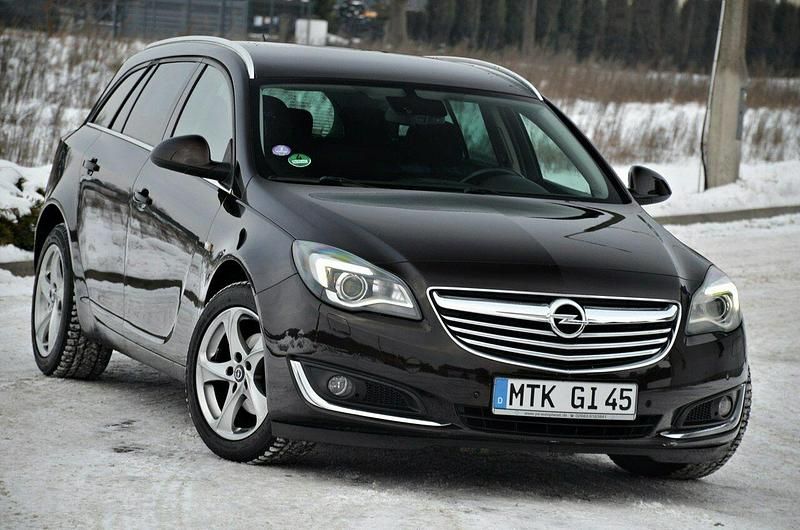 Używany Opel Insignia 140 KM (102 kW) 2014 Brązowy (metalik) Kombi