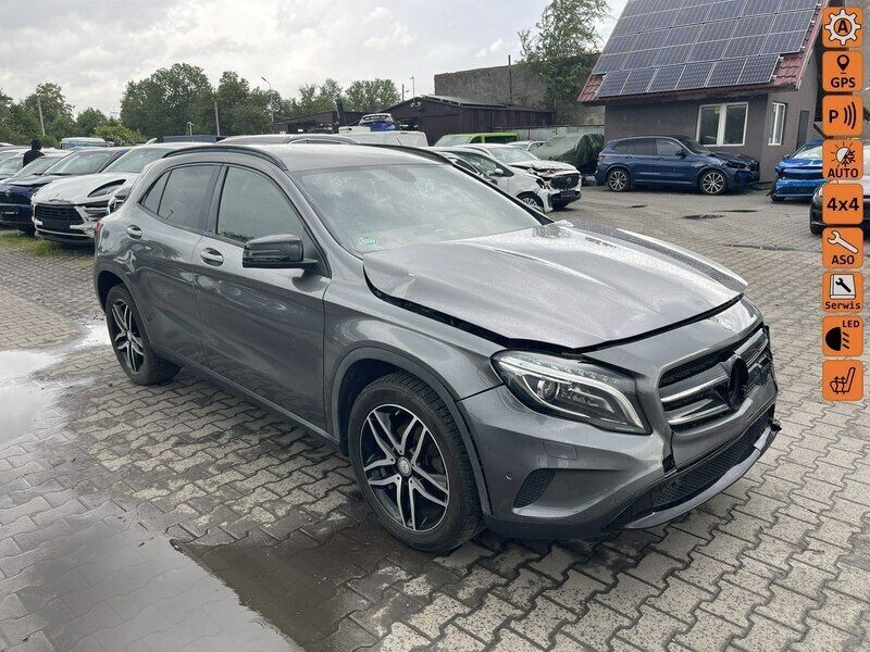 Grafitowy (metalik, perła) Używany 2014 Mercedes GLA220 SUV | 30 900 zł - Obraz 1/4