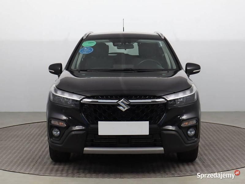 Czarny Używany 2023 Suzuki SX4 SUV | 87 999 zł (Dość drogi) - Obraz 1/4