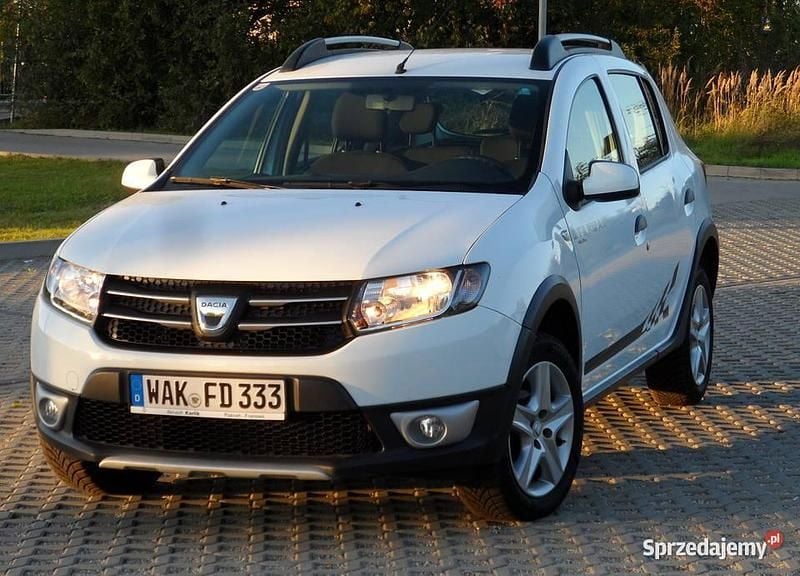 Biały Używany 2016 Dacia Sandero Stepway Hatchback | 22 800 zł (Uczciwa cena) - Obraz 1/4
