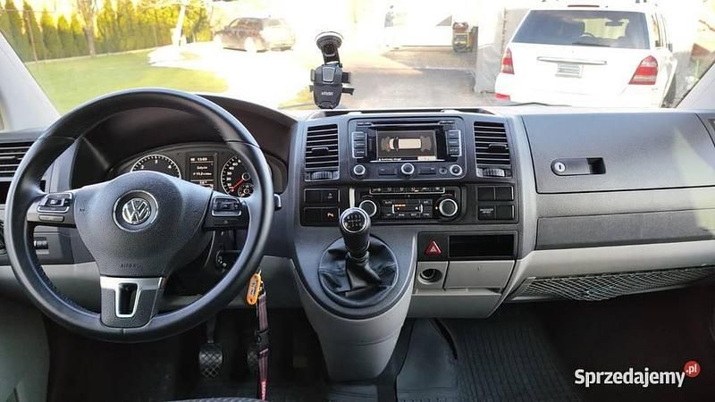 Używany VW Caravelle 2012 Złoty Minivan