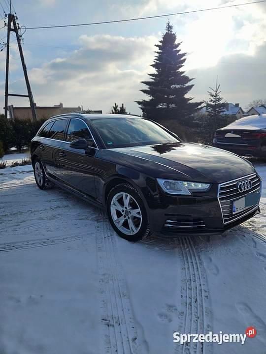 Używany Audi A4 2018 Czarny Kombi