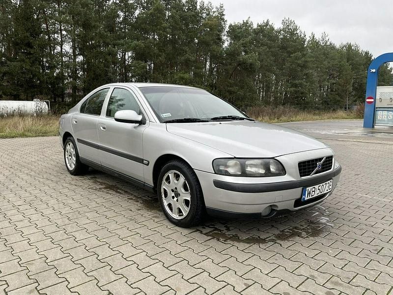 Używany Volvo S60 200 KM (147 kW) 2001 Srebrny Sedan/Limuzyna